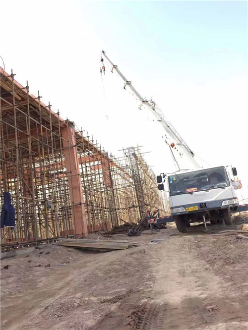 南华县吊车作业的安全注意事项有哪些？